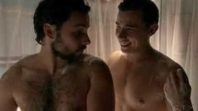 Globo é acusada de homofobia por cortar cenas gays de HTGAWM