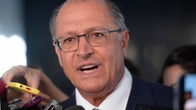 'Quem está de fuzil não está querendo conversar', diz Alckmin