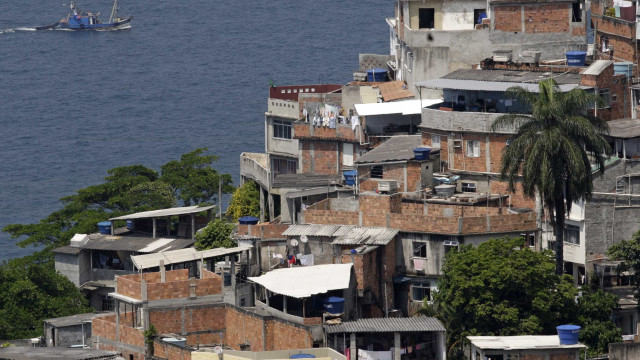 Brasil: 6 super-ricos têm renda equivalente a de 100 milhões de pobres
