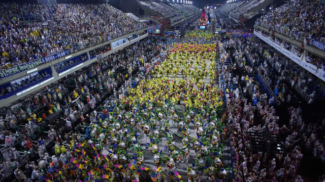 Ingressos para Carnaval do Rio começam a ser vendidos amanhã pela web