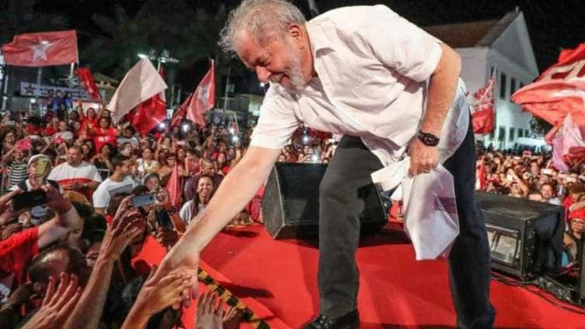 Em viagem pelo Rio, Lula tenta se contrapor a discurso de Bolsonaro