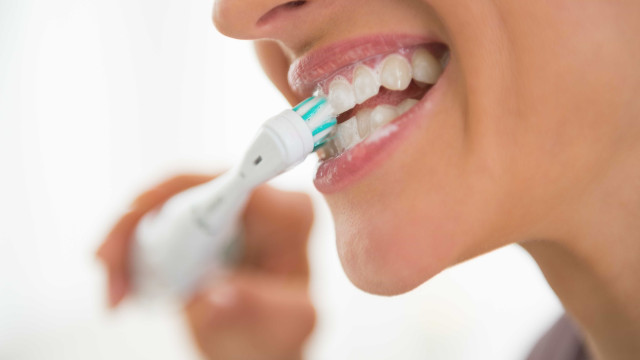 6 mitos e verdades sobre a escovação dos dentes