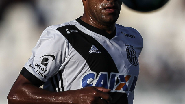STJD aplica pena máxima a Rodrigo por ‘dedada’ em jogador do Vitória