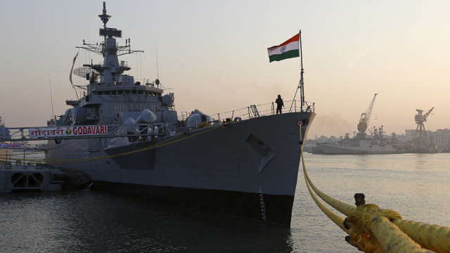 Índia realizará manobras navais para frear influência da China