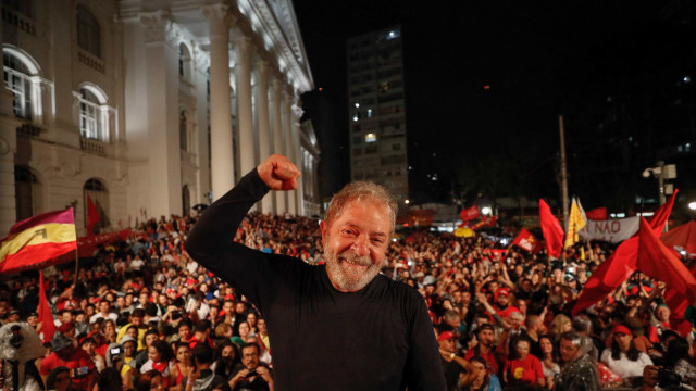 Em vídeo liberado após prisão, Lula diz não temer o que está por vir