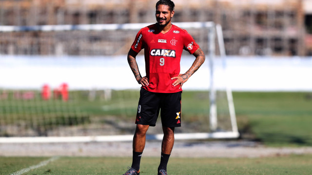 Flamengo relaciona Guerrero para jogo contra o Internacional