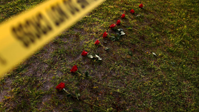 Balanço de tiroteio nos EUA tem 8 jovens e 2 docentes mortos