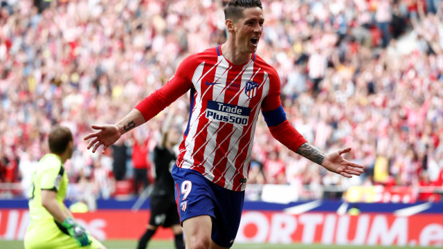 Fernando Torres marca duas vezes em sua despedida do Atlético de Madrid