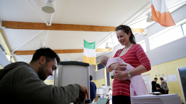 Irlanda vai às urnas votar em mudanças na lei de aborto