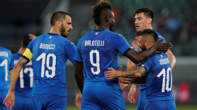 Balotelli é alvo de racismo em seu retorno à seleção italiana