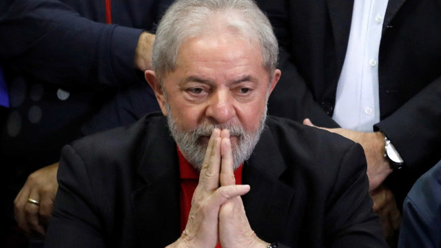 Em carta com tom de candidato, Lula diz: país vive 1º de Maio triste