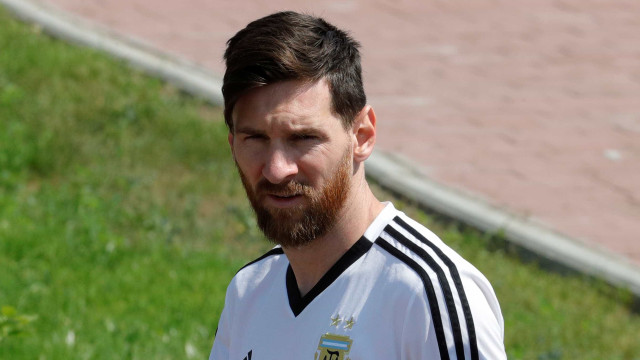 Com Messi abatido, Argentina faz planos para reanimar craque