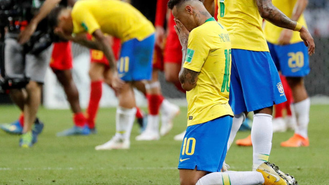Neymar vive 2º revés em Copa e vê melhor do mundo distante