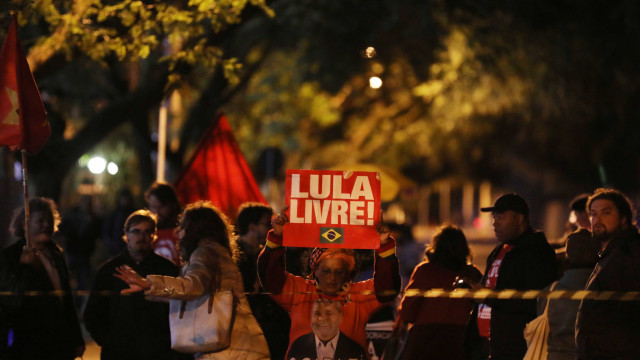 Entenda a estratégia do PT ao pedir liberdade de Lula