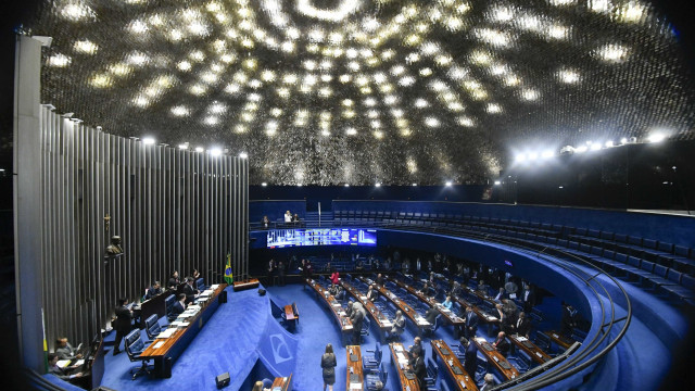 Senado marca reforma do plenário em período de atividade legislativa