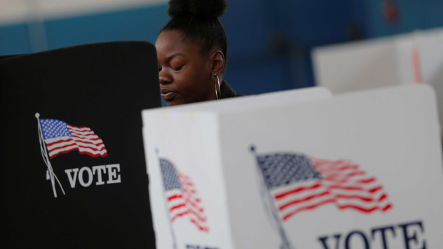 Voto negro, jovem e latino é alvo de restrições em expansão nos EUA