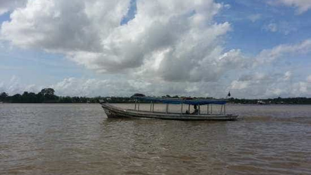 Barco naufraga com família a caminho da Ilha de Santana, no Amapá
