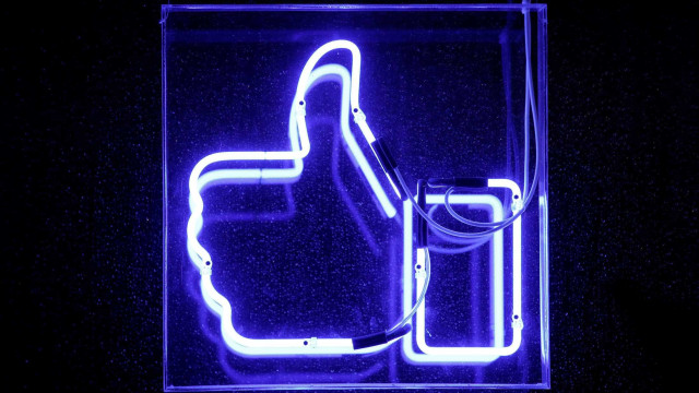 Facebook pediu dados de usuários a bancos, denuncia jornal
