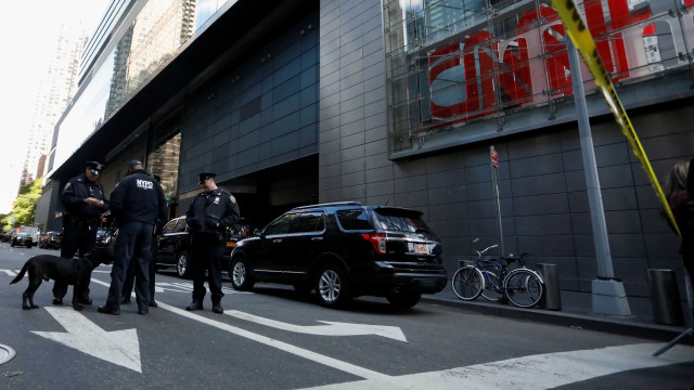Prédio que abriga CNN é evacuado devido a pacote suspeito