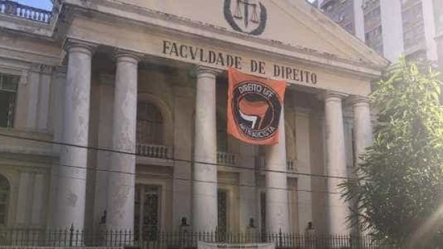 TRE libera instalação de bandeira 'antifascista' em faculdade no Rio