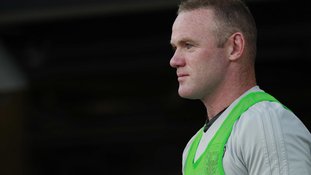 Rooney volta a ser convocado pela Inglaterra para amistoso de despedida
