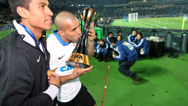 Justiça determina penhora de taça do Mundial de 2012 do Corinthians