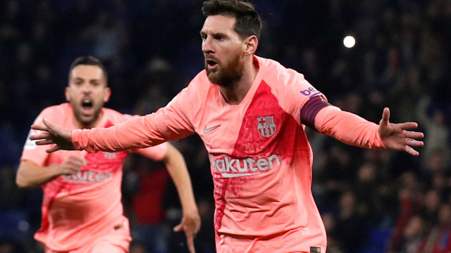 Messi 'calando' Pelé ofusca Boca x River na imprensa espanhola