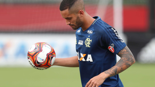 Flamengo encaminha empréstimo de volante Rômulo para o Grêmio
