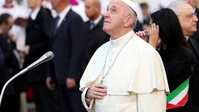 Papa diz que só parte da humanidade tem direitos garantidos