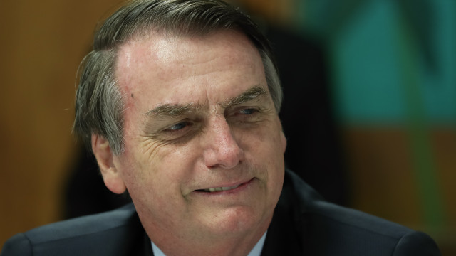 Bolsonaro usa Twitter para divulgar calculadora da 'Nova Previdência'