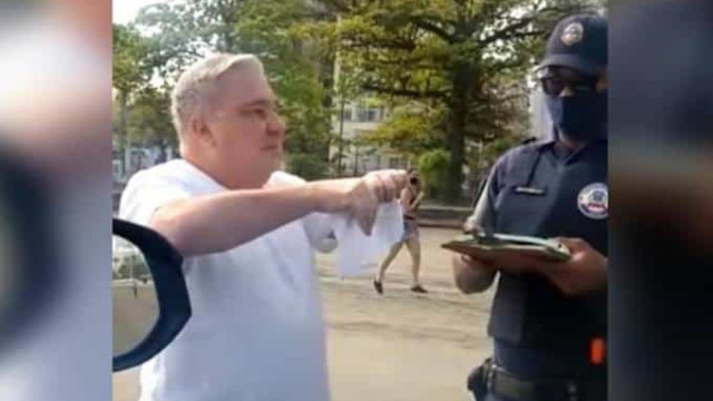 Desembargador é multado e ofende guarda municipal em Santos