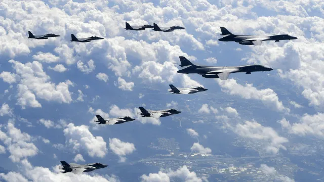 
                    Coreia do Sul mobiliza caças após detectarem aeronaves russas e chinesas
                