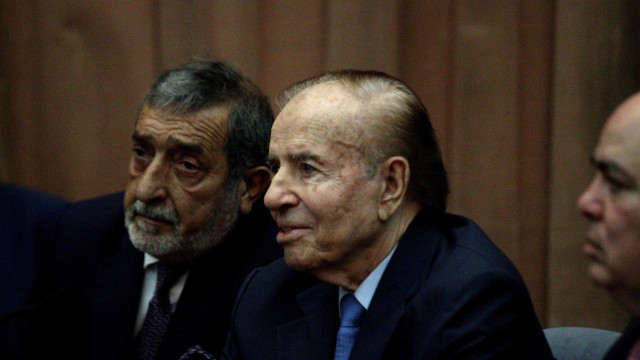 Ex-presidente argentino Menem em coma induzido após insuficiência renal