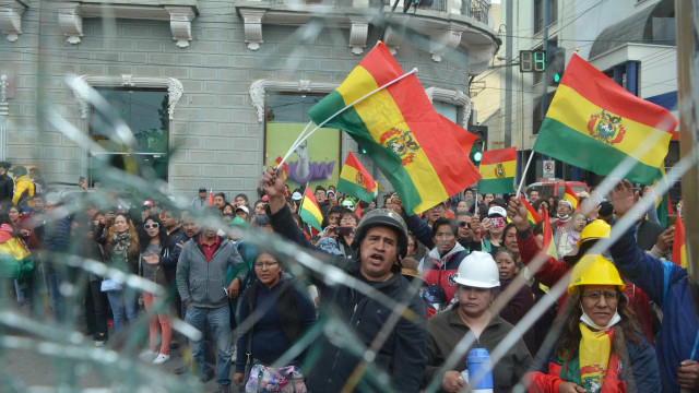 Dois ministros e presidente da assembleia demitem-se na Bolívia