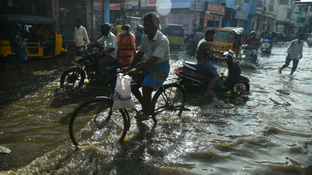 Pelo menos 17 mortos e dezenas de desaparecidos após enchentes na Índia