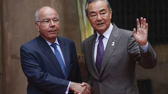 
                    China diz que parceria com o Brasil é pilar de estabilidade global
                