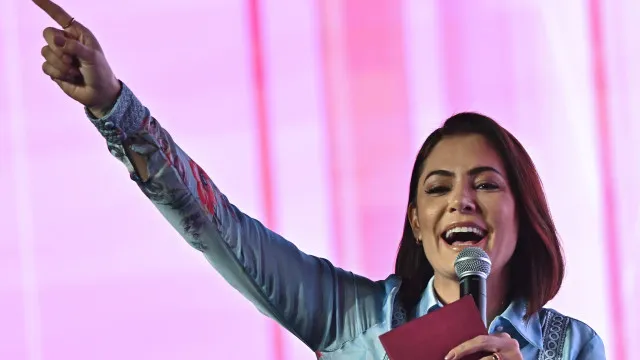 
                    Michelle Bolsonaro é oficializada candidata ao Senado pelo DF
                