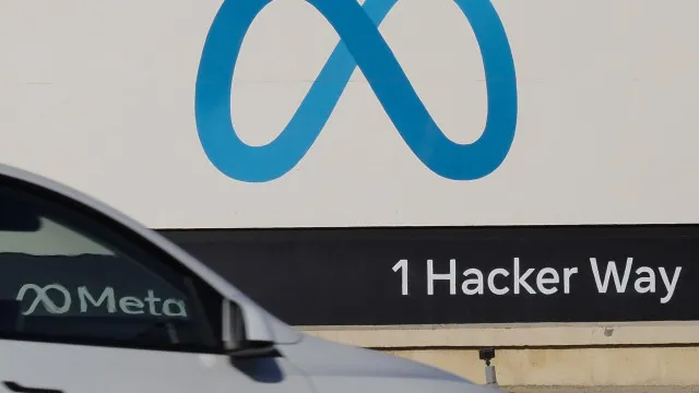 
                    Cade mantém multa diária de R$ 250 mil contra WhatsApp e Meta
                