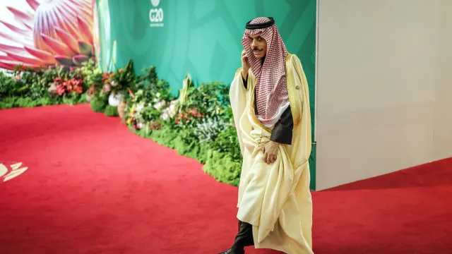 
                    Aliada dos EUA, Arábia Saudita condena 