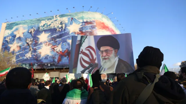 
                    Assembleia escolheu novo líder supremo do Irã mas ainda não anunciou nome
                