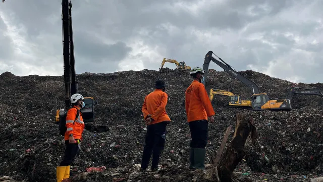 
                    Deslizamento de lixo em aterro sanitário da Indonésia deixa sete mortos
                