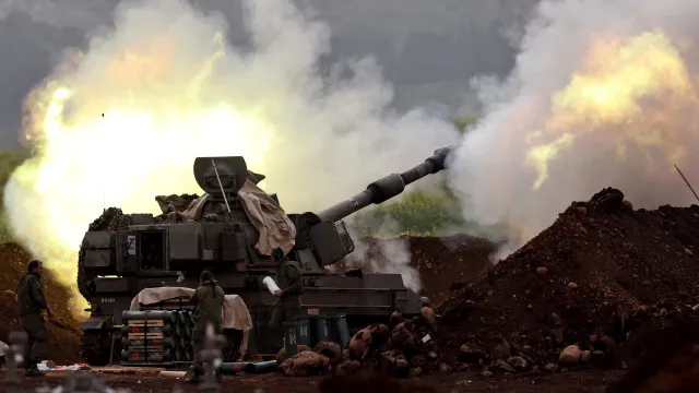 
                    Ataques de Israel matam 10 adultos e quatro crianças no Líbano
                