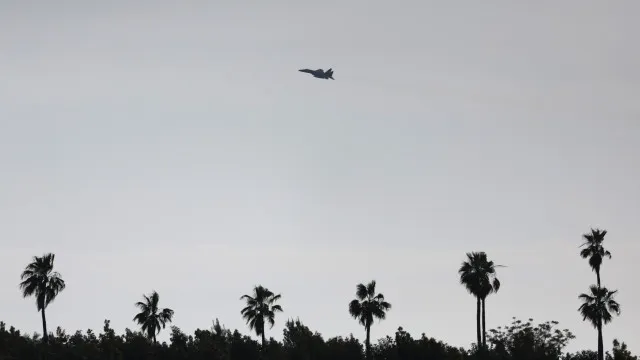 
                    Ataque com mísseis do Irã deixa 14 feridos em Israel 
                