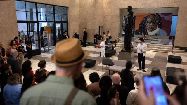 
                    Polícia recupera oito obras de Matisse roubadas em biblioteca de SP
                
