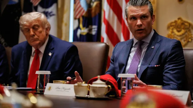 
                    Hegseth diz que reforço militar chinês na Ásia dá 