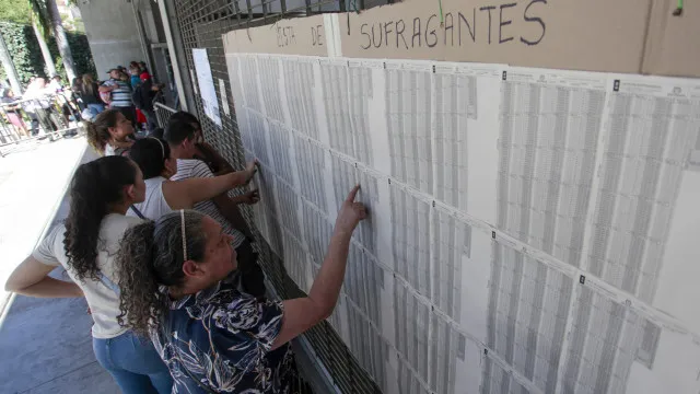 
                    Petro e aliado rejeitam resultado do 1º turno na Colômbia
                