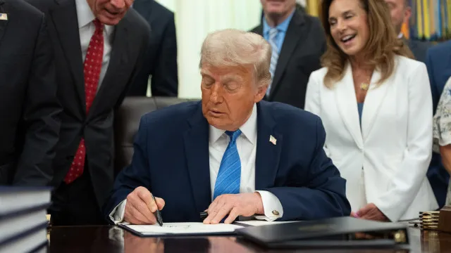Presidente americano ameaça atacar novamente “com força” regime iraniano