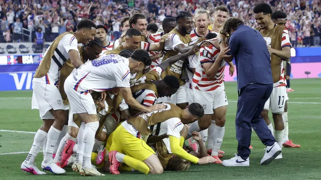 
                    EUA estreiam na Copa em casa com 'atropelo' sobre o Paraguai
                