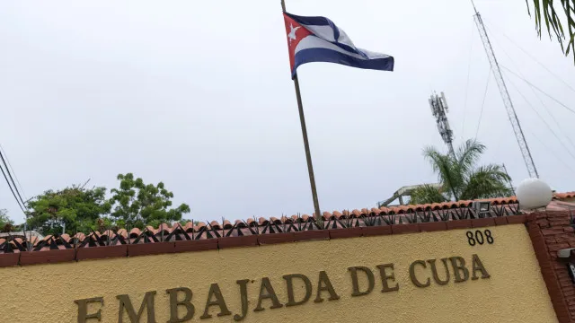 
                    Cuba acusa EUA de bloquearem serviços básicos à população com sanções
                
