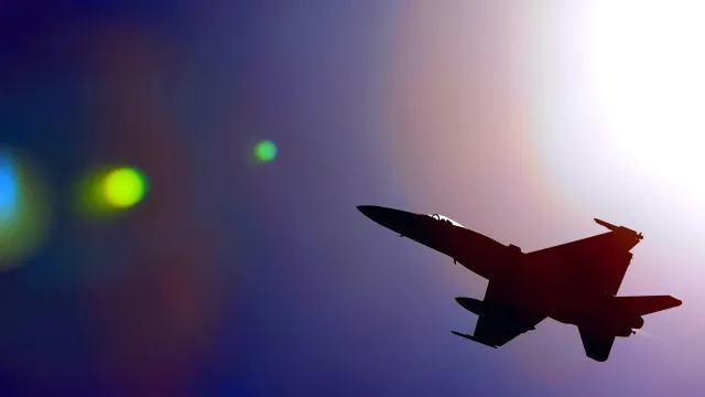 
                    Drone que invadiu espaço aéreo da Romênia é abatido por caça da OTAN
                